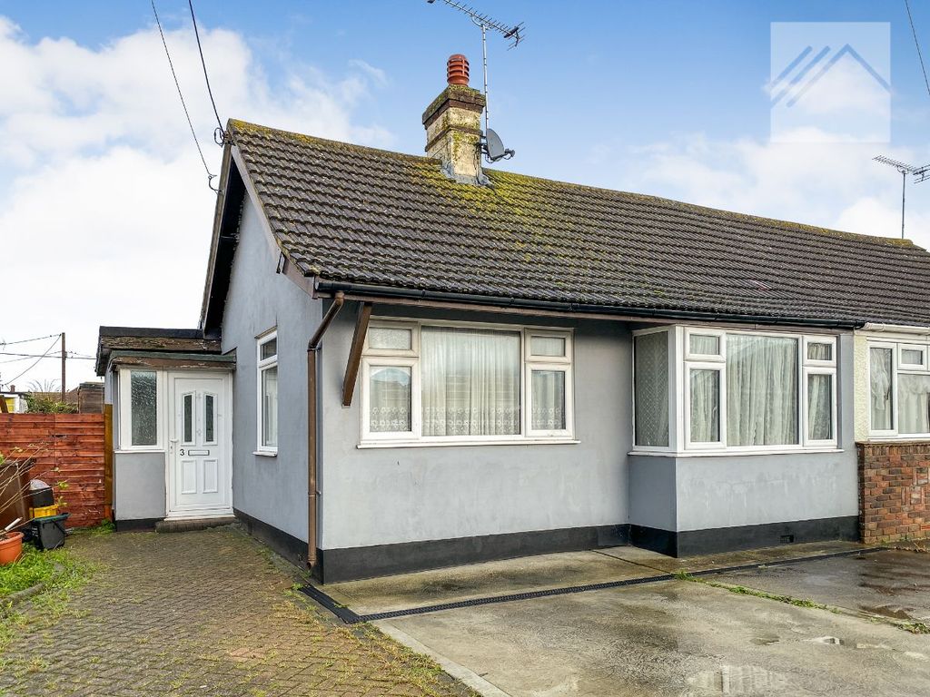 2 bed bungalow for sale in Woodhurst Road, Canvey Island SS8 Zoopla