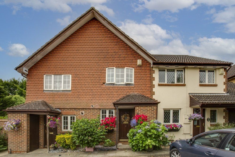 2 bed terraced house for sale in Williamson Way, Rickmansworth WD3, £