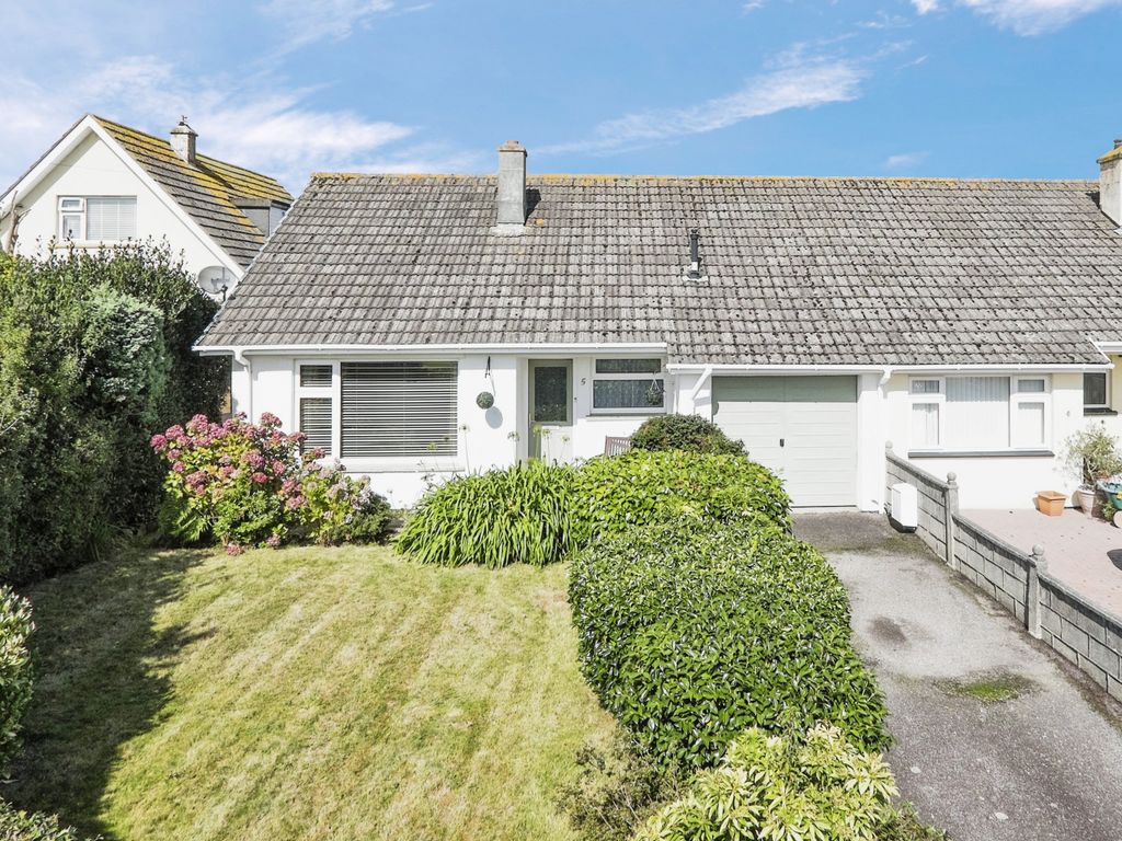 2 bed bungalow for sale in Green Crescent, Helston, Cornwall TR13, £