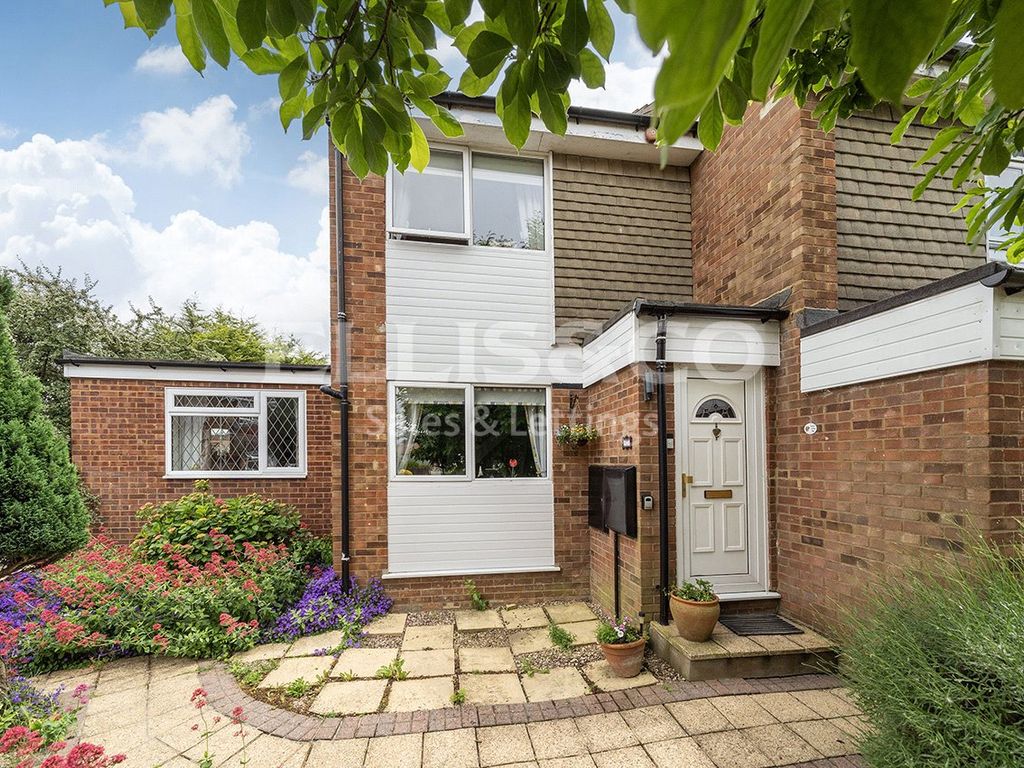 2 bed end terrace house for sale in Wardell Close, Mill Hill, London