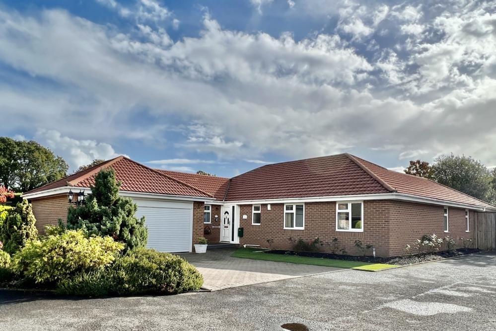 4 bed detached bungalow for sale in Sandhurst Drive, Three Legged Cross