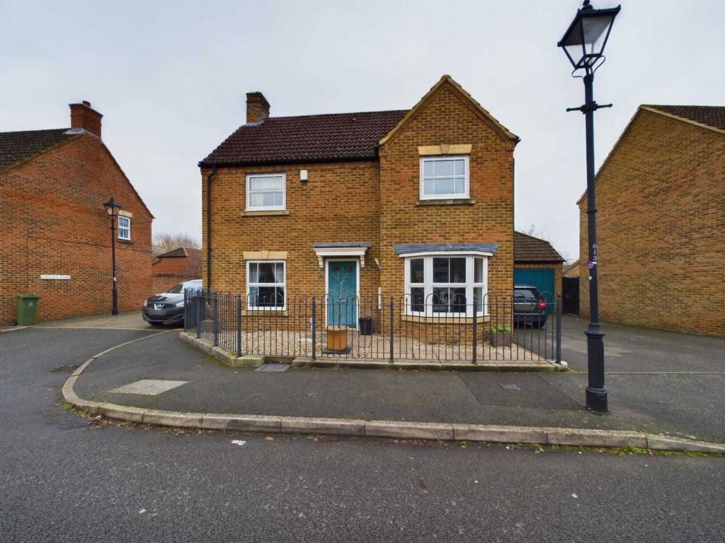 3 bed detached house for sale in Chelsea Road, Coldharbour, Fairford