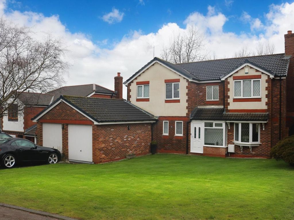 4 bed detached house for sale in Heron Close, Blackburn BB1, £400,000