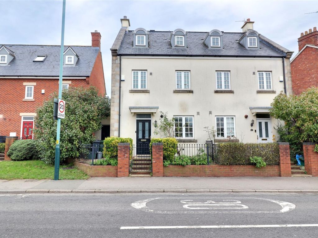 4 bed semidetached house for sale in Springfield Court, Stonehouse GL10, £320,000 Zoopla