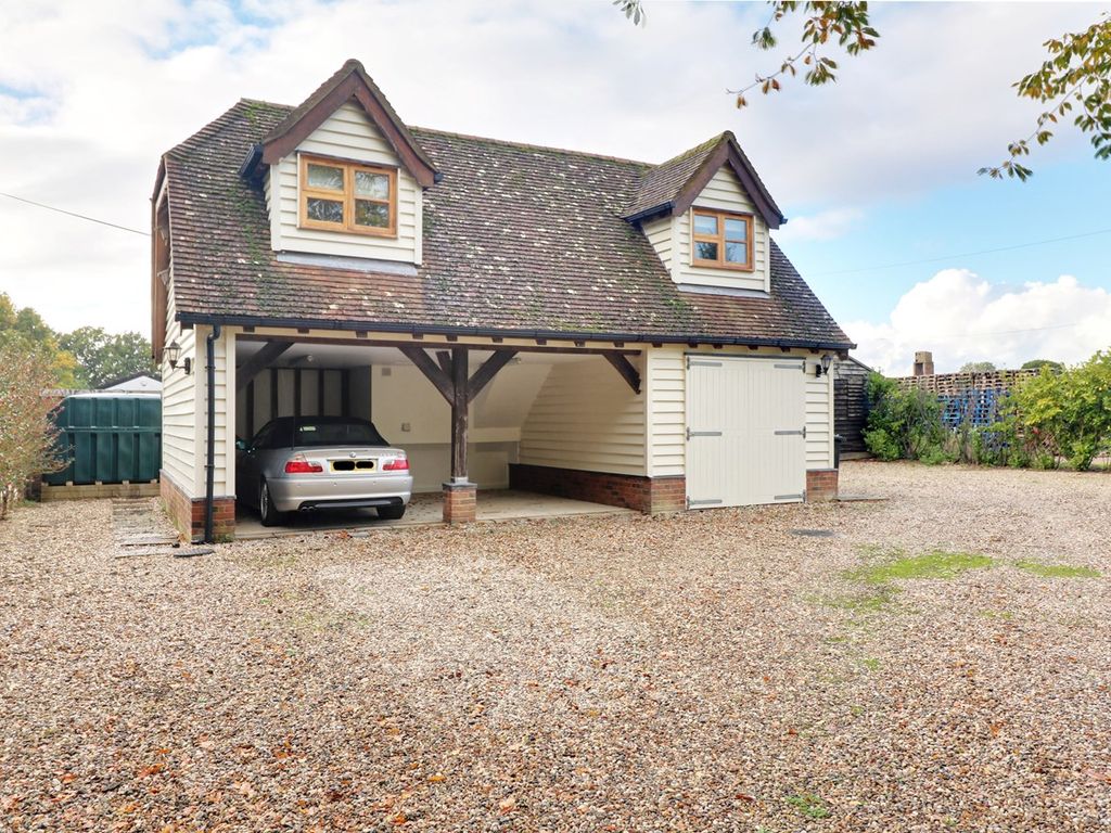2 bed barn conversion to rent in Mill Lane, Hatfield Heath,