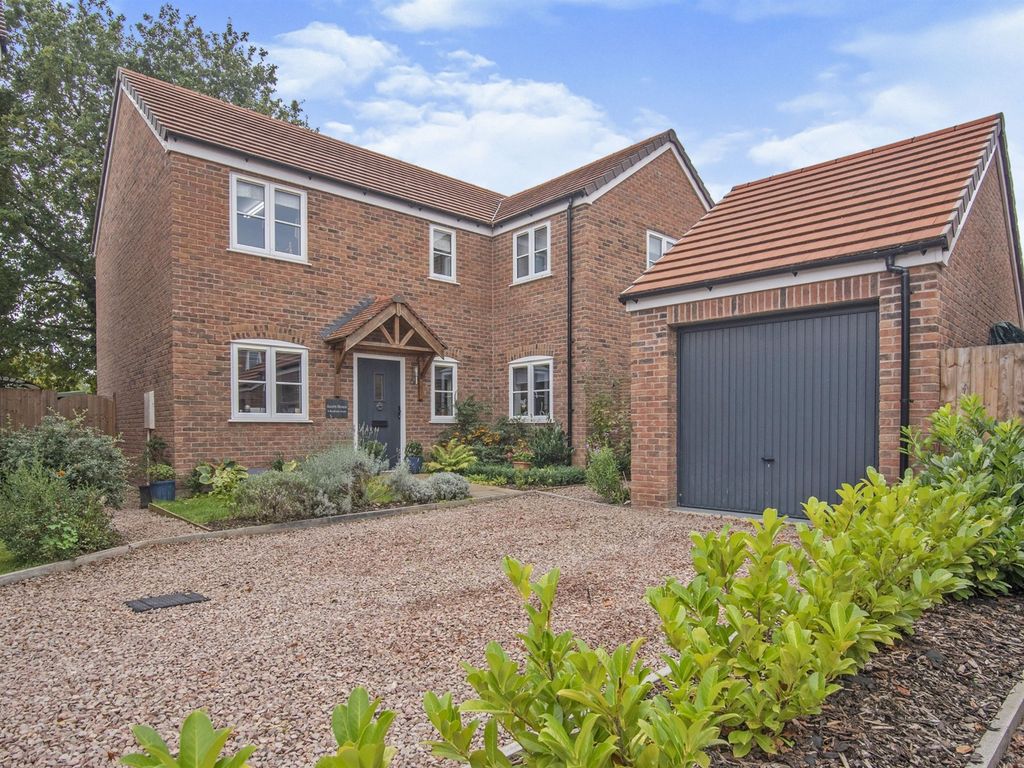 4 bed detached house for sale in Beckford Grove, UptonUponSevern