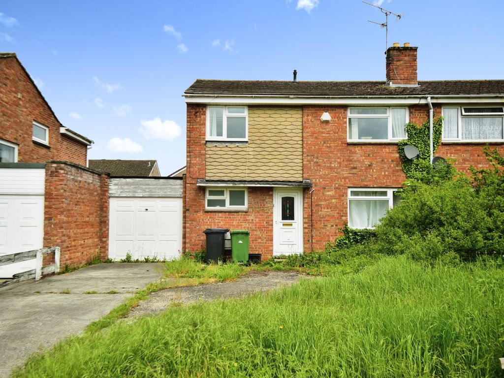 3 bed semidetached house for sale in Mulberry Grove, Swindon SN2 Zoopla