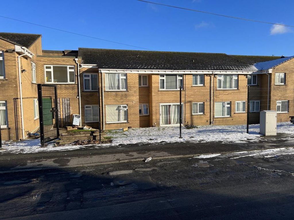 1 bed flat to rent in Cumberland Close, Halifax HX2, £550 pcm Zoopla