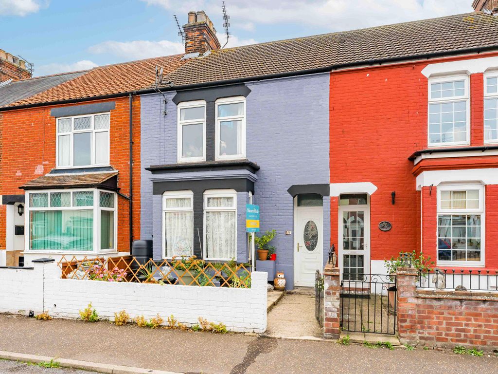4 bed terraced house for sale in Churchill Road, Great Yarmouth NR30, £