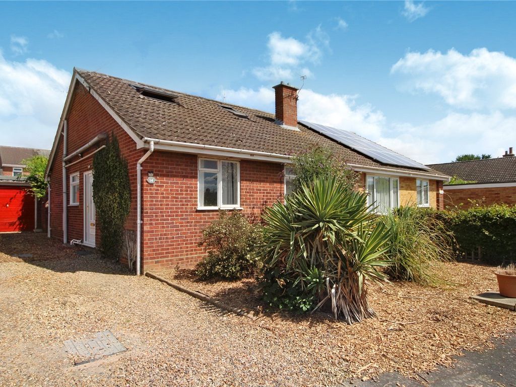 3 bed bungalow for sale in Roberts Close, Hempnall, Norwich, Norfolk