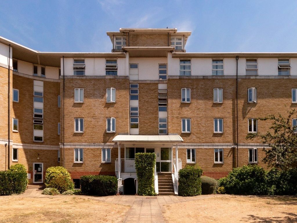 1 bed flat to rent in Buchanan Court, Street SE16 Zoopla