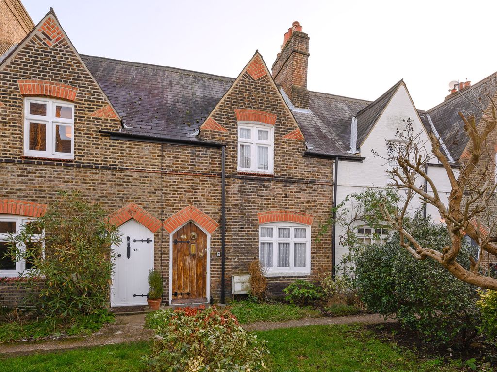 2 bed terraced house for sale in Denmark Road, London SW19, £699,950