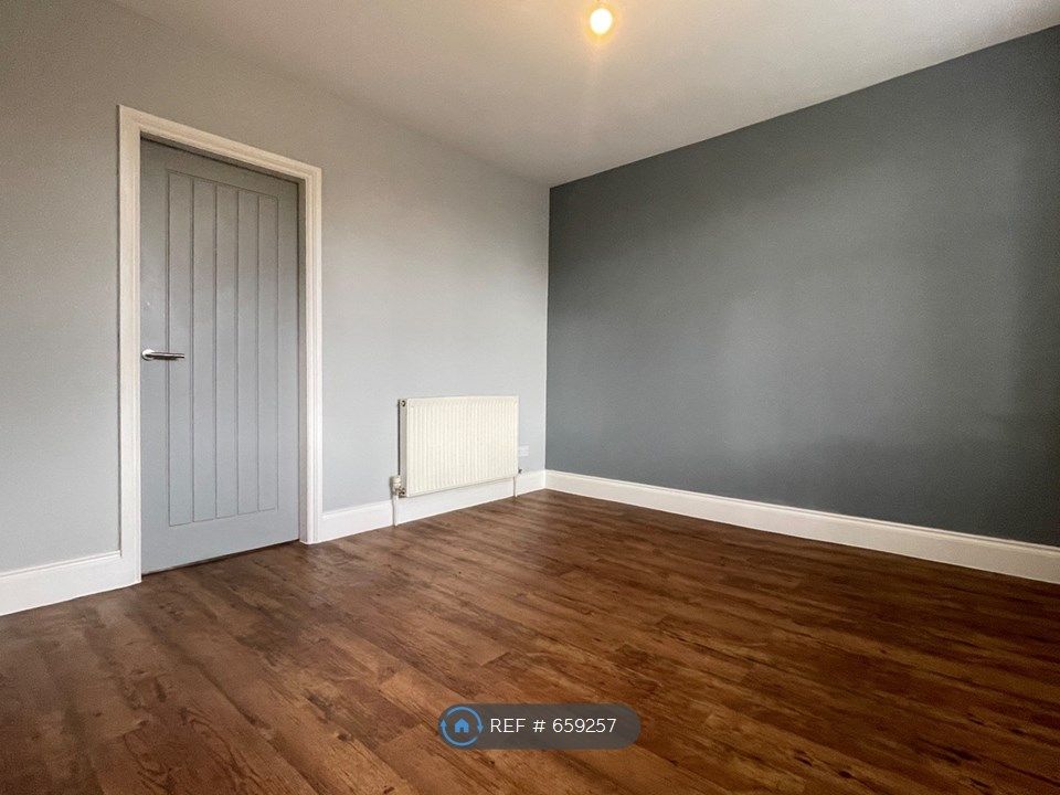 3 bed semidetached house to rent in Wagon Lane, Solihull B92, £1,500