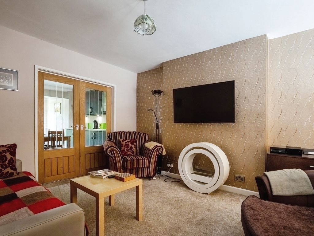 6 bed semidetached house for sale in Glen Way, Oadby, Leicester LE2