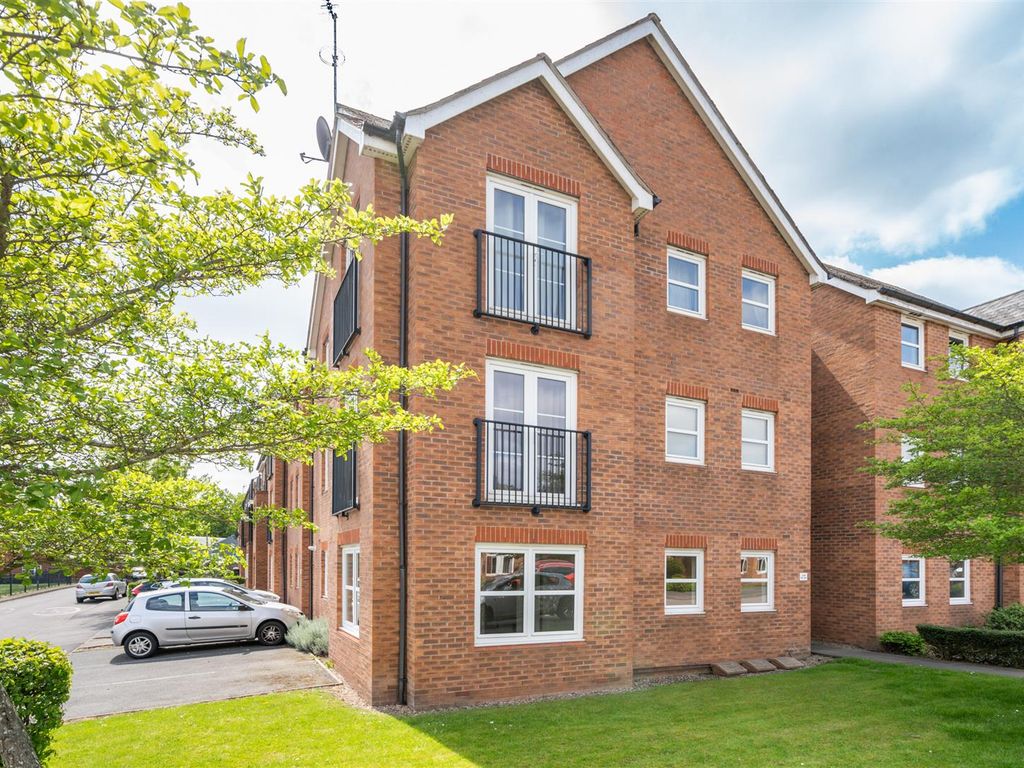 2 bed flat for sale in Vine Lane, Birmingham B27, £150,000 Zoopla