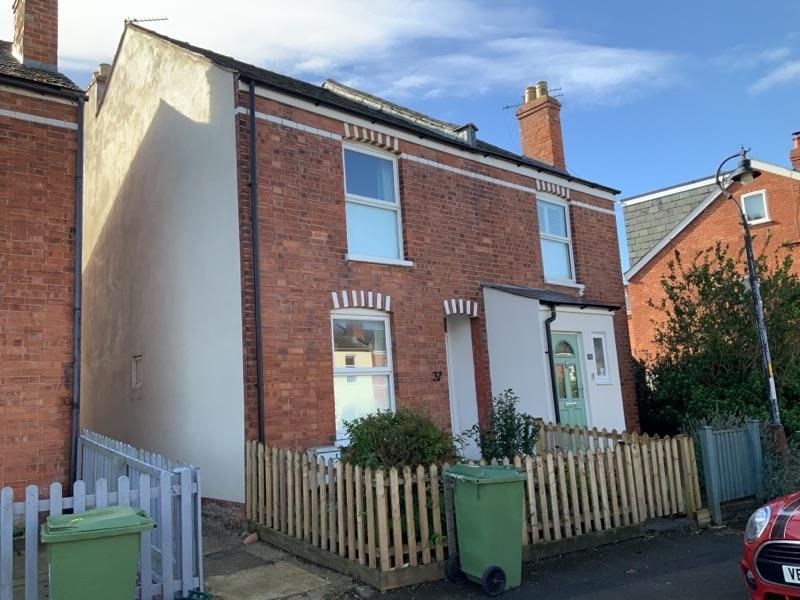 3 bed property to rent in Naunton Lane, Leckhampton, Cheltenham GL53, £