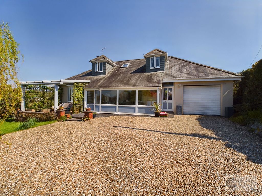 4 bed detached bungalow for sale in Collaton Road, Torquay TQ2 Zoopla