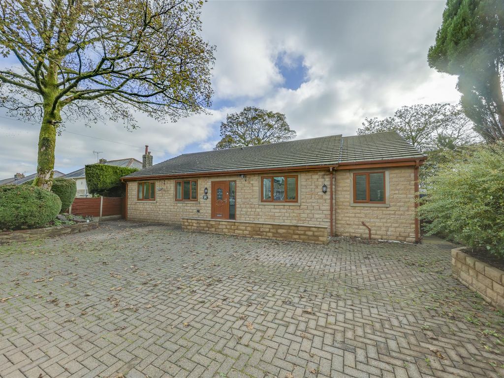 4 bed detached bungalow for sale in Lyndale Avenue, Haslingden