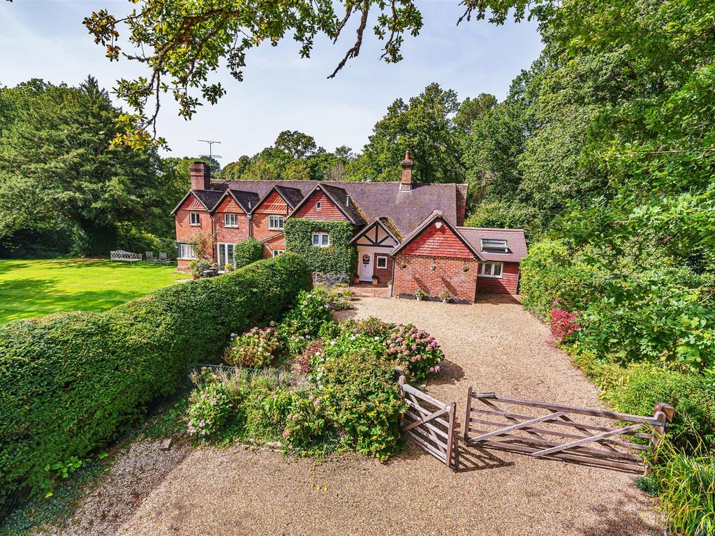 4 bed cottage for sale in Ropes Lane, Fernhurst, Haslemere GU27, £