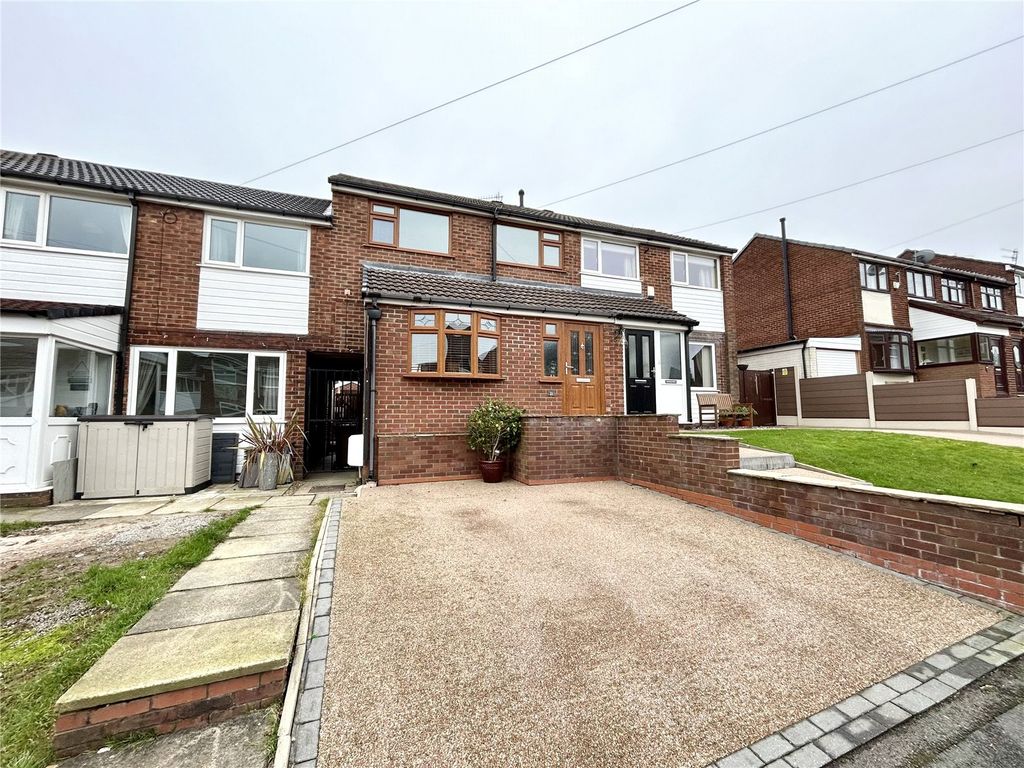 3 bed town house for sale in Princess Close, Mossley OL5, £250,000 Zoopla