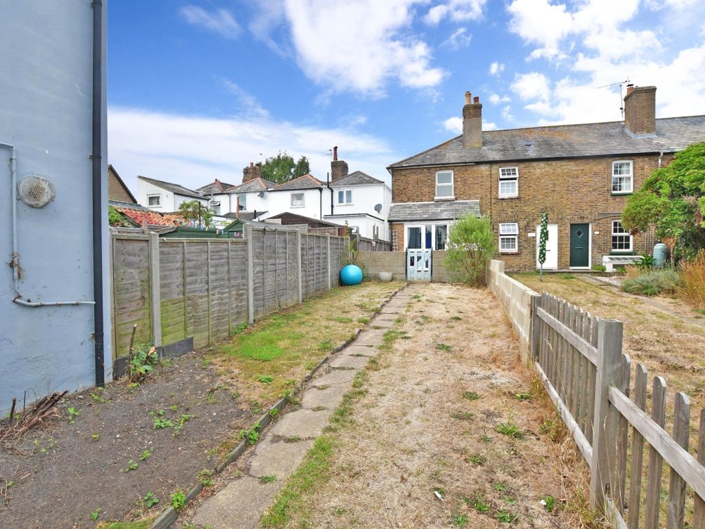 2 bed end terrace house to rent in Dover Road, Walmer, Deal CT14, £1,100 pcm Zoopla