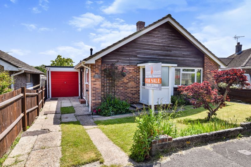 3 bed detached bungalow for sale in Hazleton Way, Cowplain