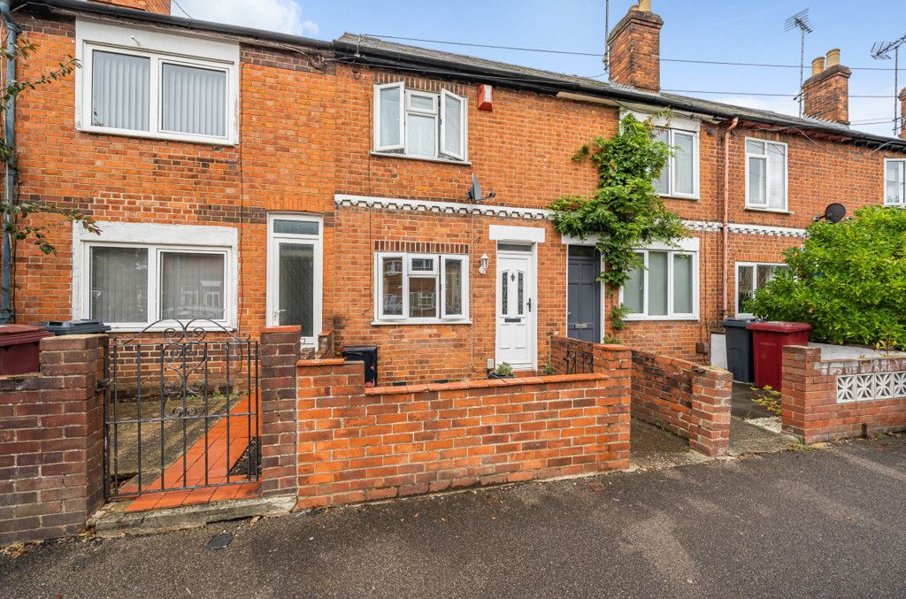 2 bed terraced house for sale in Sherwood Street, Reading, Berkshire