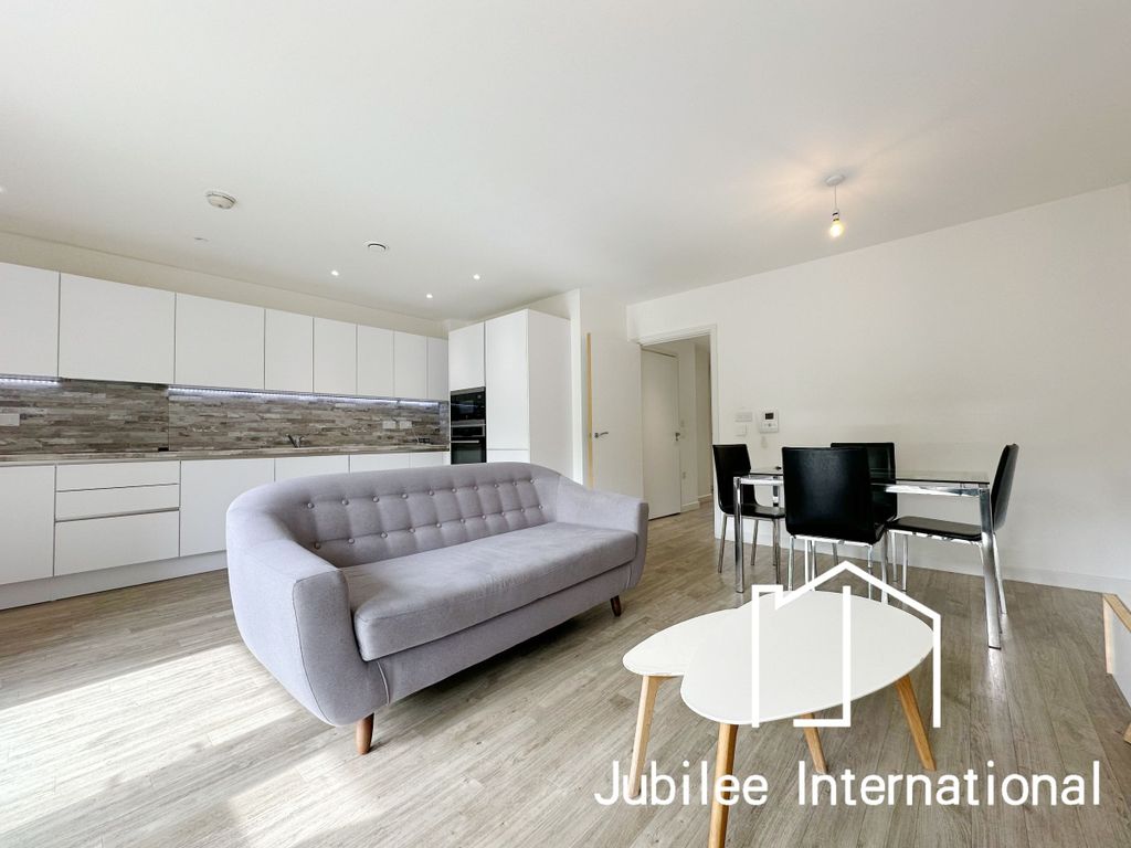 2 bed flat to rent in Gothenburg Court, Bailey Street, London SE8, £