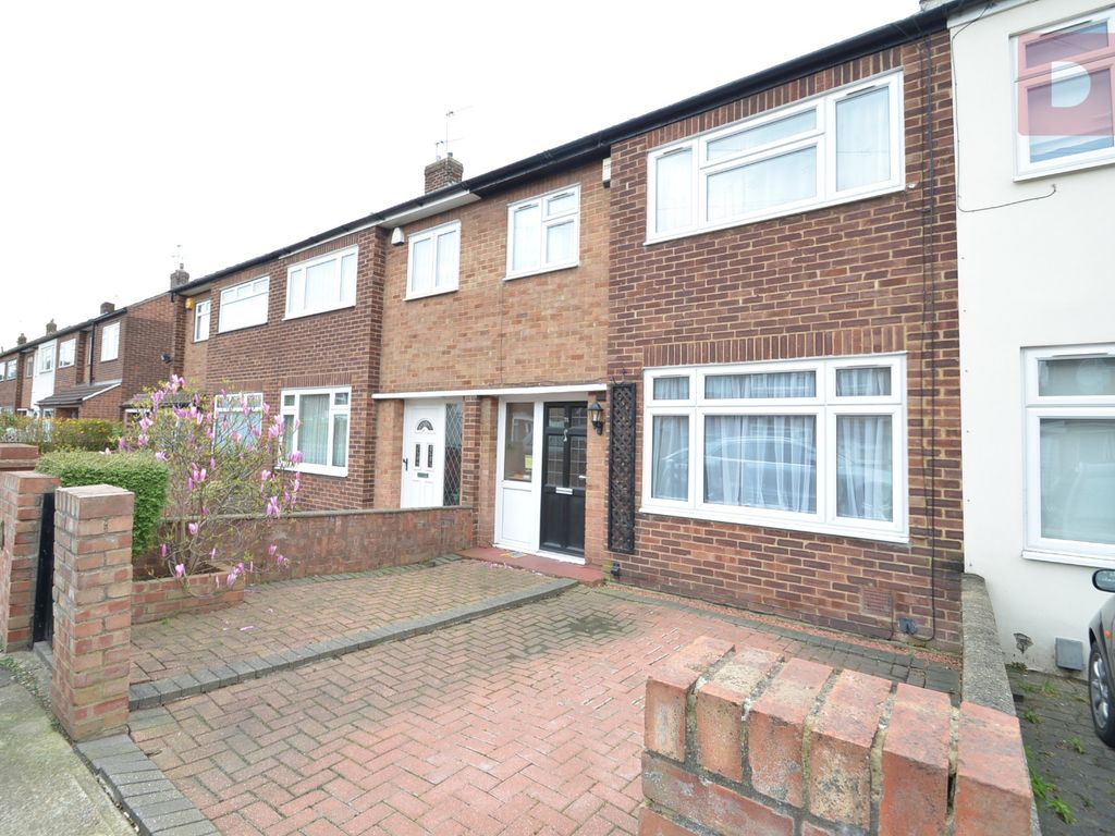 3 bed terraced house to rent in Brights Avenue, Rainham, Essex RM13