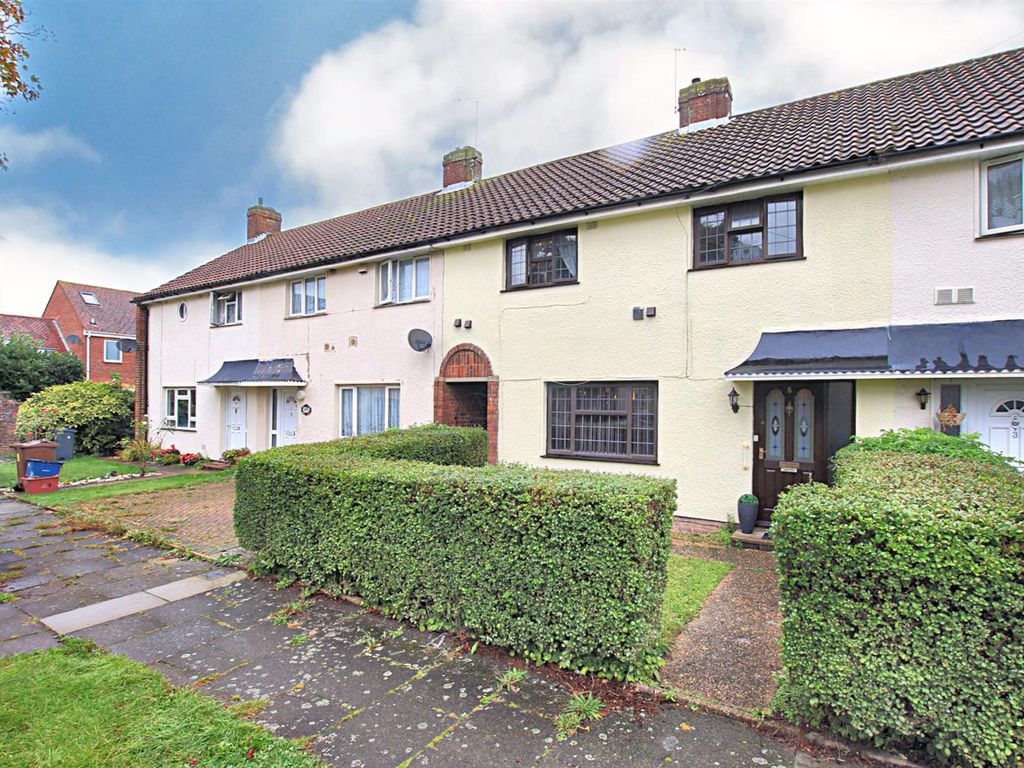 4 bed terraced house for sale in Shannon Close, Norwood Green UB2, £