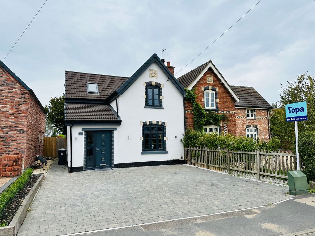 2 bed semidetached house for sale in High Street, Skellingthorpe