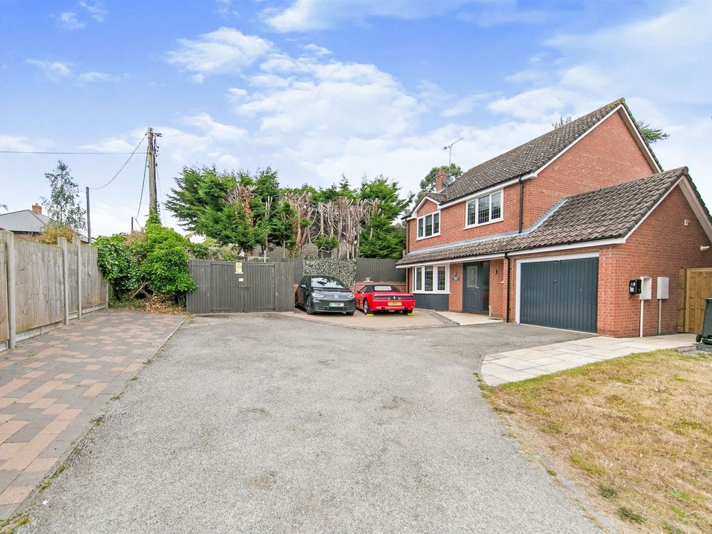 4 bed detached house for sale in Summerfields, Sible Hedingham