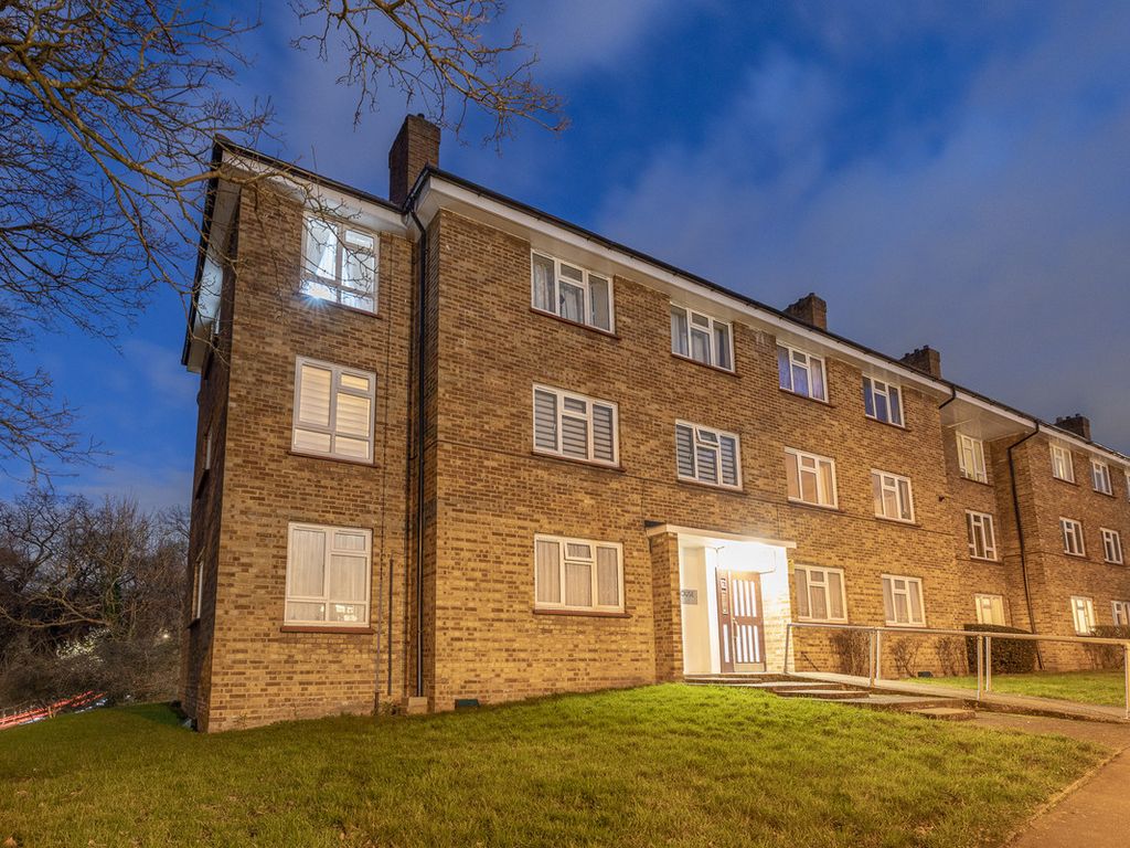 3 bed flat for sale in Hurst Road, London SE2 Zoopla