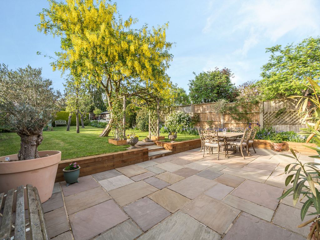 3 bed semidetached house for sale in Kenilworth Avenue, Reading