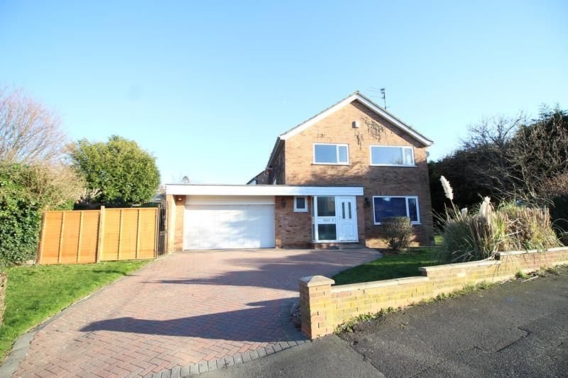 3 bed detached house to rent in Shelley Drive, Higham Ferrers NN10, £