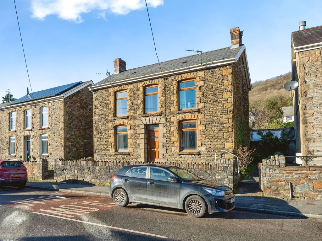 3 bed detached house for sale in Brecon Road, Pontardawe, Swansea
