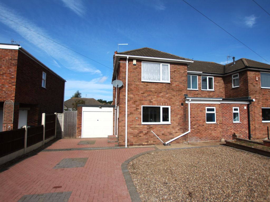 3 bed semidetached house for sale in Birchwood Avenue, Lincoln LN6, £