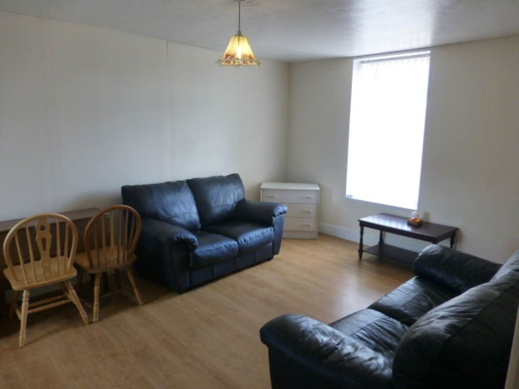 1 bed flat to rent in Priory Street, Carmarthen SA31, £425 pcm Zoopla