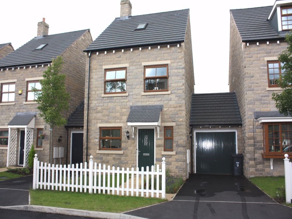 4 bed detached house to rent in Limetree Drive, Harwood, Bolton BL2, £