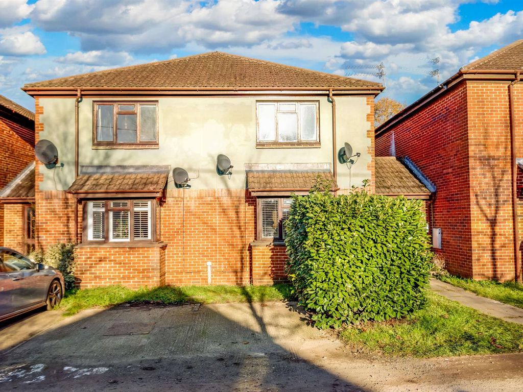 1 bed flat for sale in South Road, Ash Vale, Aldershot GU12 Zoopla