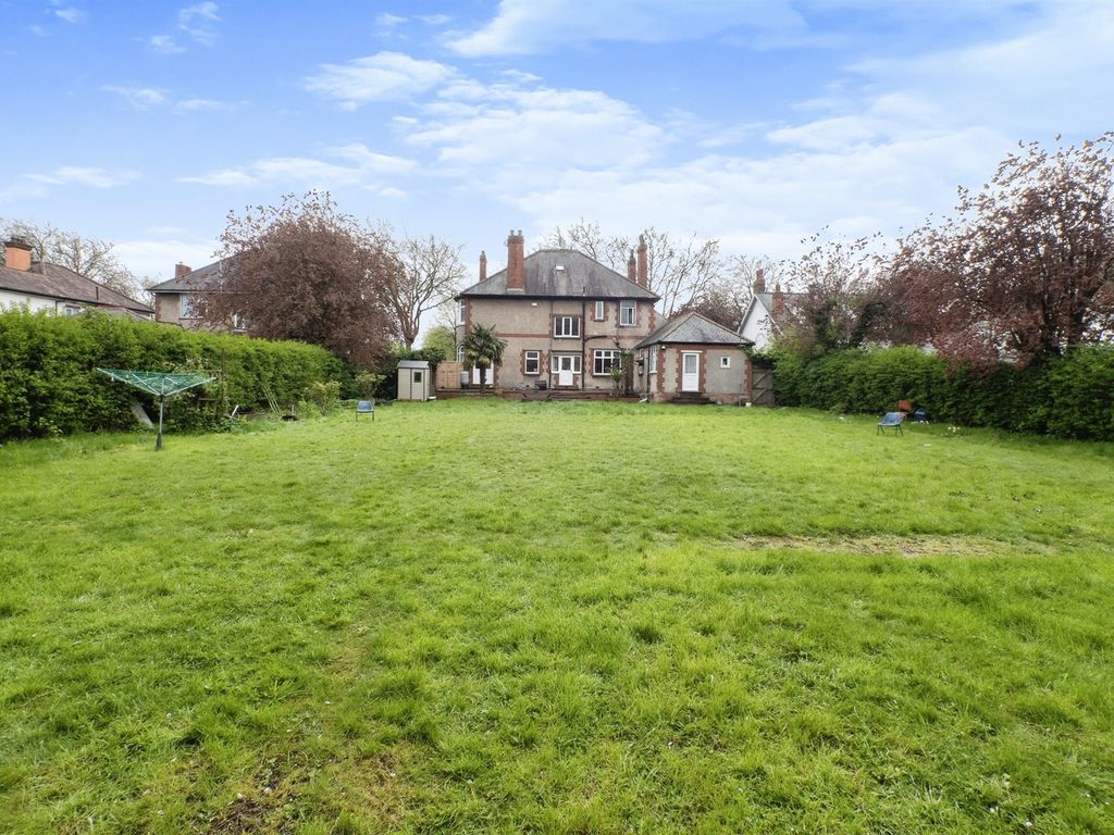 5 bed detached house for sale in Cottingham Road, Hull HU6, £425,000