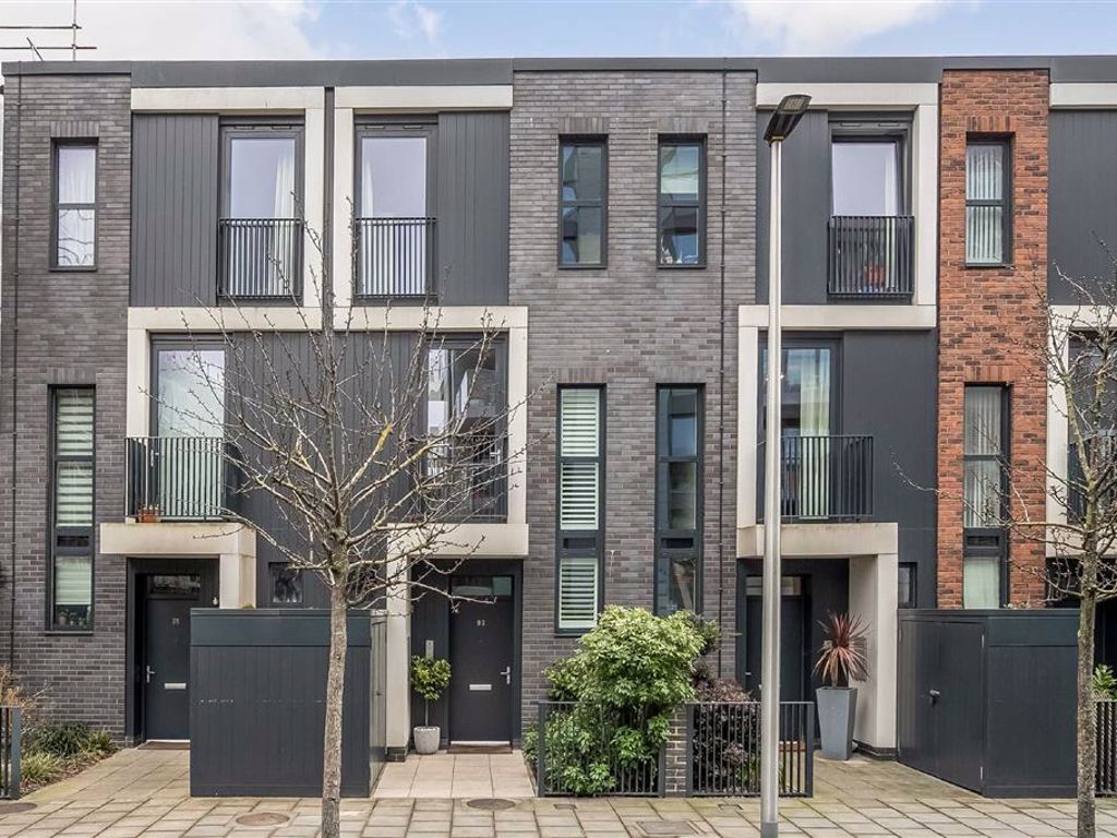 4 bed terraced house for sale in Hawthorne Crescent, London SE10 Zoopla