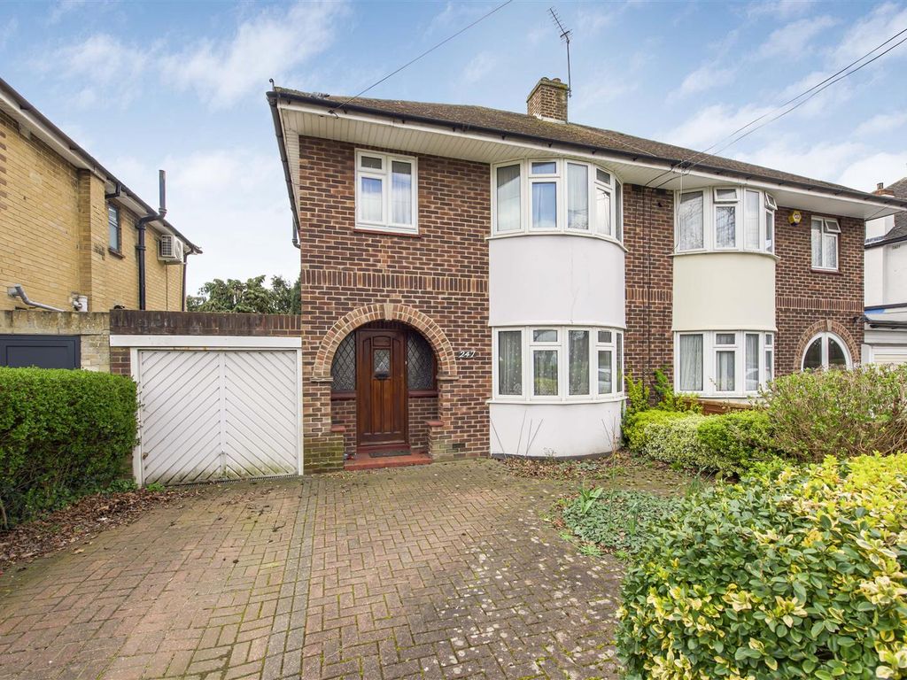 3 bed semidetached house for sale in Uxbridge Road, Hampton Hill