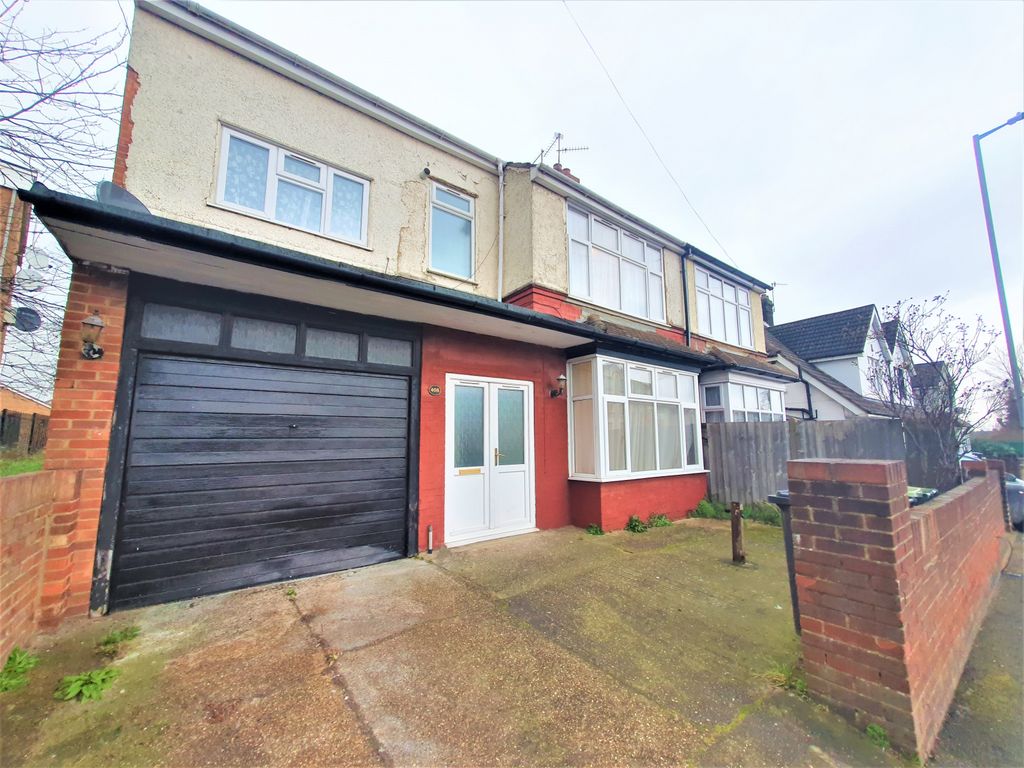 5 bed semidetached house for sale in Dunstable Road, Luton LU4 Zoopla