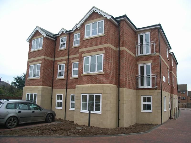 2 bed flat to rent in Marton Road, Middlesbrough, Cleveland TS4, £650