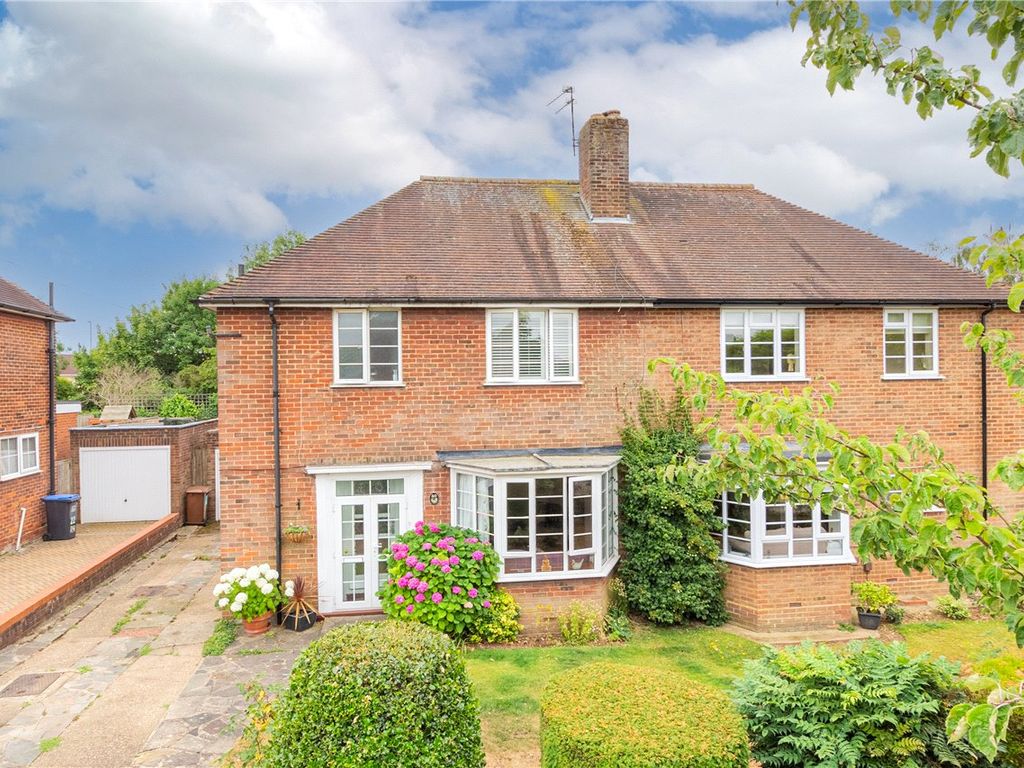3 bed semidetached house for sale in Rooks Hill, Welwyn Garden City