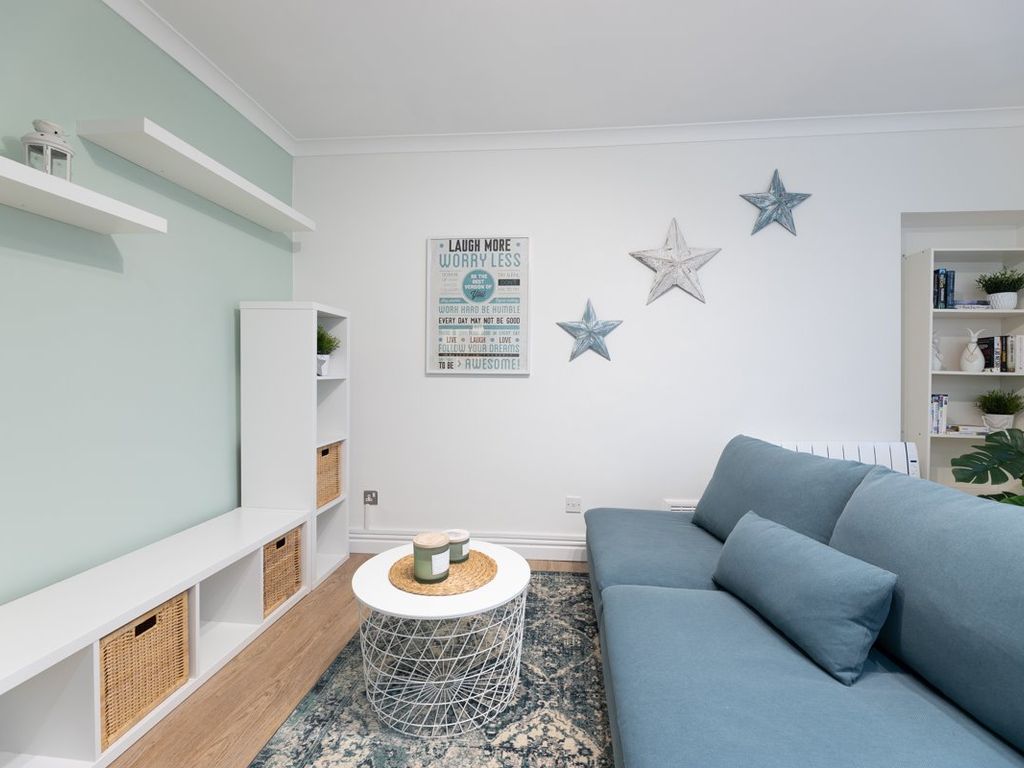 2 bed flat to rent in Peddie Street, Dundee DD1, £940 pcm Zoopla