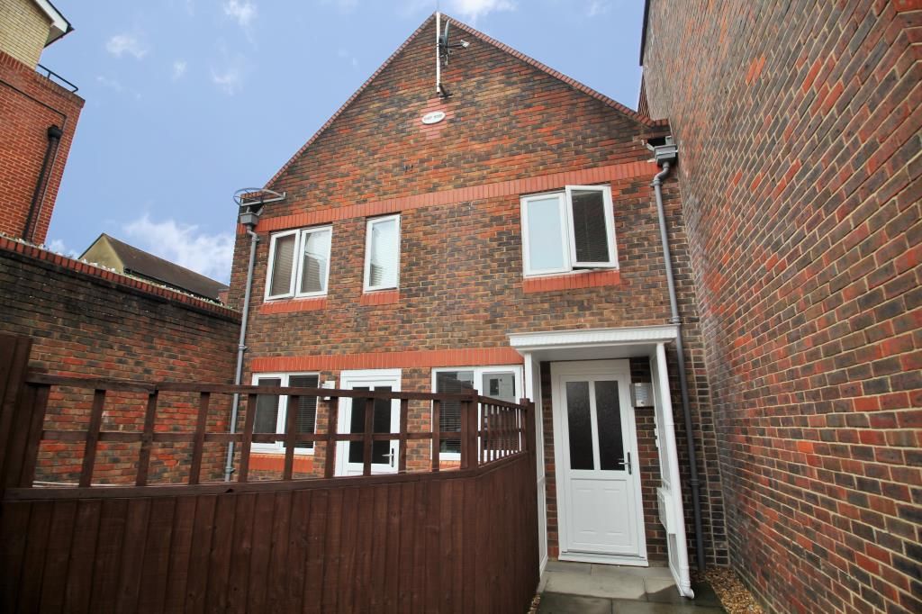 1 bed flat to rent in Alder House, St. Giles Close, Reading, Berkshire RG1 Zoopla