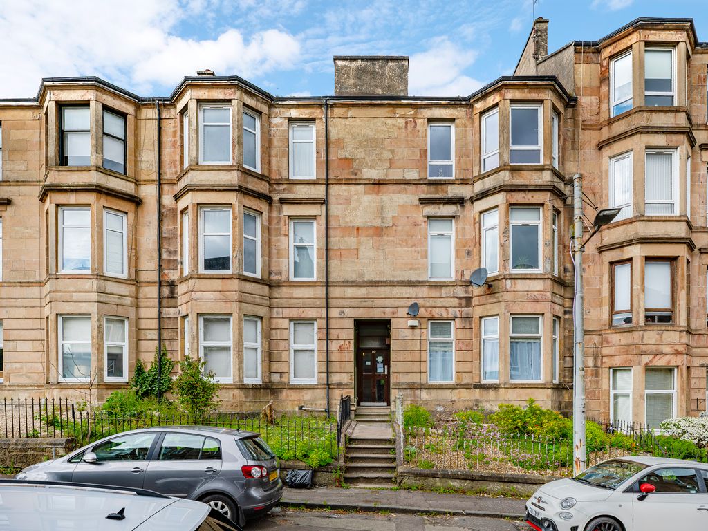 2 bed flat for sale in Wardlaw Drive, Rutherglen, Glasgow G73, £145,000