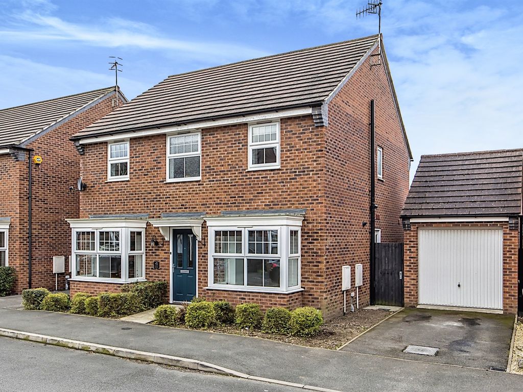 4 bed detached house for sale in Wren Drive, Bestwood Village